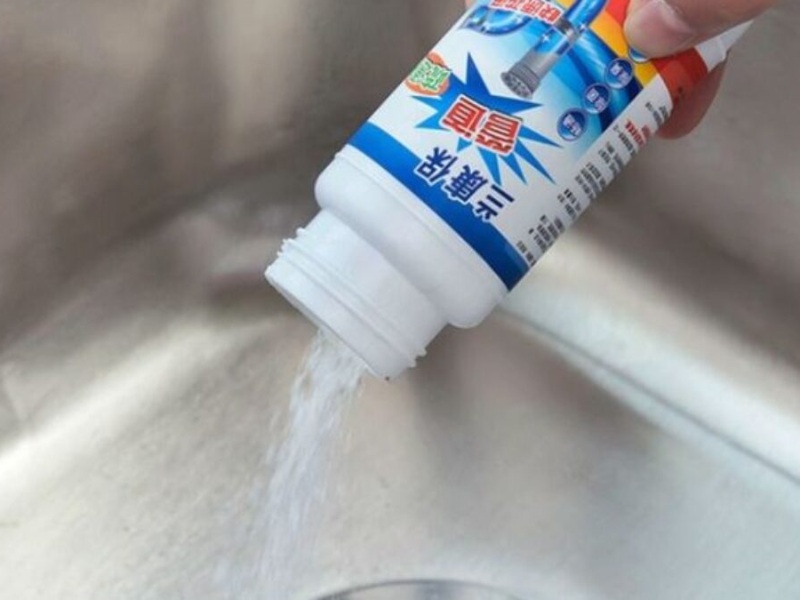 sử dụng hóa chất thông lavabo